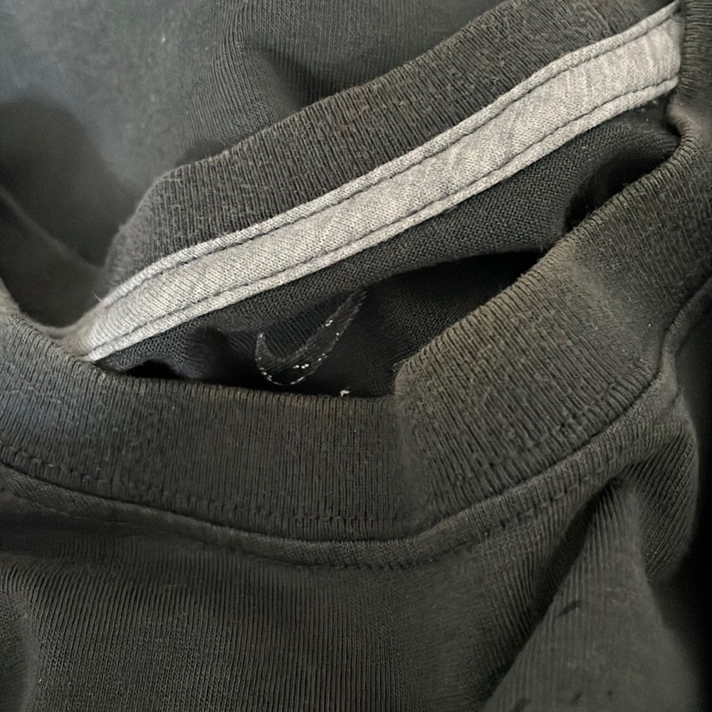 NIKE - Picture 4 of 6